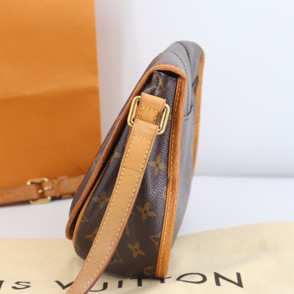 Authentic Crossbody by Louis Vuitton - Picture 4 of 16